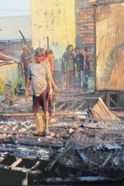 Kebakaran Rumah di Sungsang IV, Polisi Bergerak Cepat Amankan Lokasi dan Lakukan Pendataan Kerugian